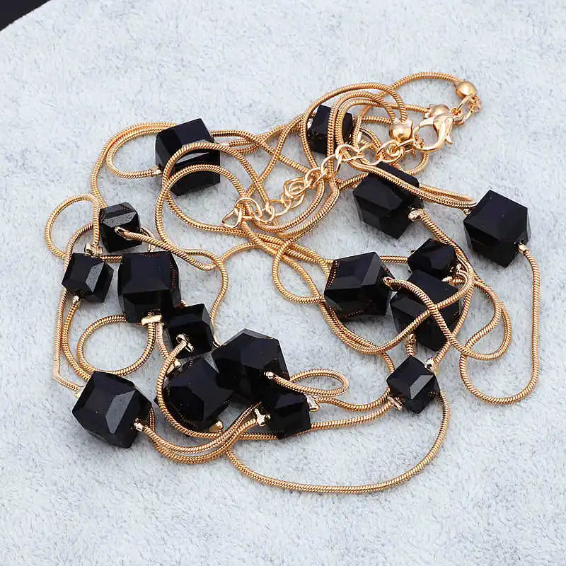 Women’s Elegant Crystal Necklace