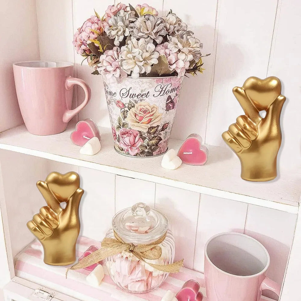 Resin Heart Finger Statue