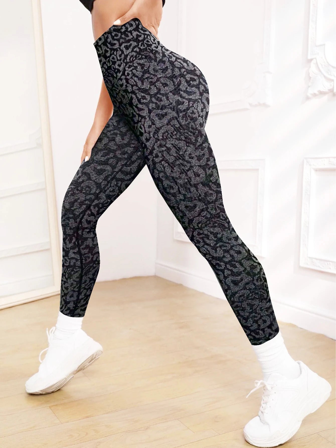 Leopard Print Wide-Belt Leggings