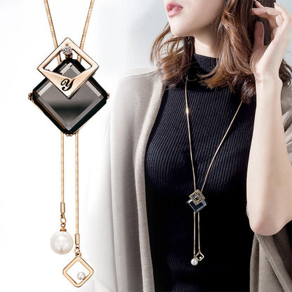 Women’s Long Pendant Necklace