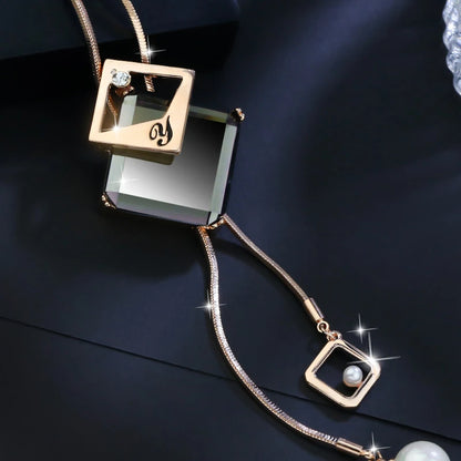 Women’s Long Pendant Necklace