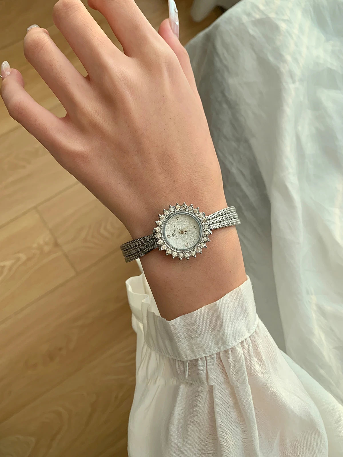Minimal Round Watch