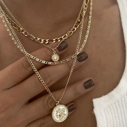 Women’s Hamsa Pendant Necklace