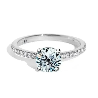 Round Moissanite Zircon Band