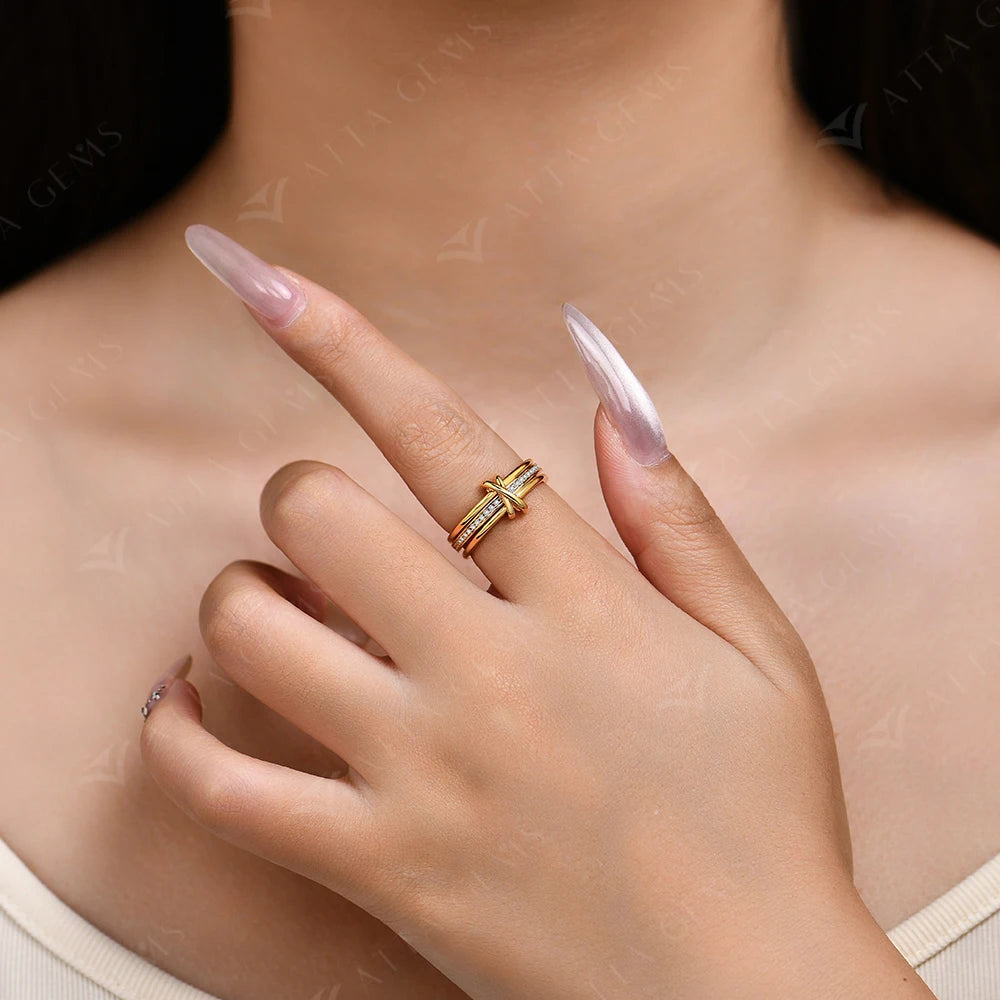 Round Moissanite Connect Ring