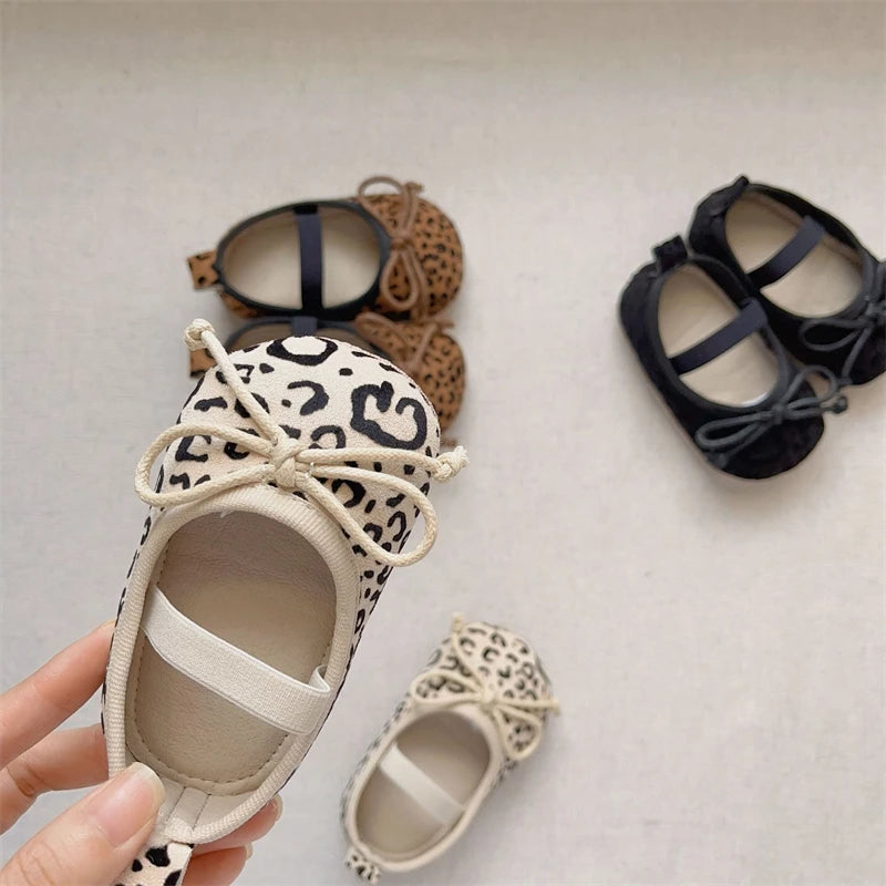 Soft-Sole Bow Walking Shoes