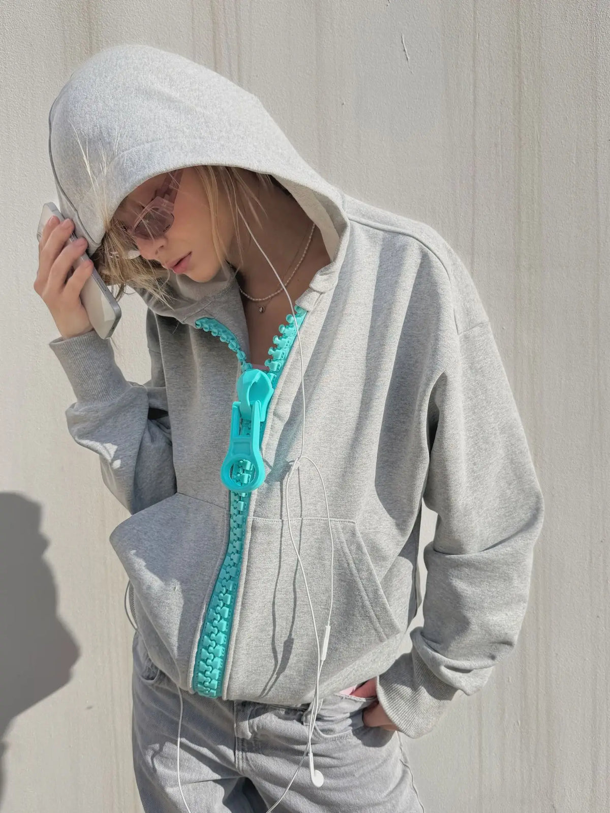 Cropped Contrast Zip Hoodie