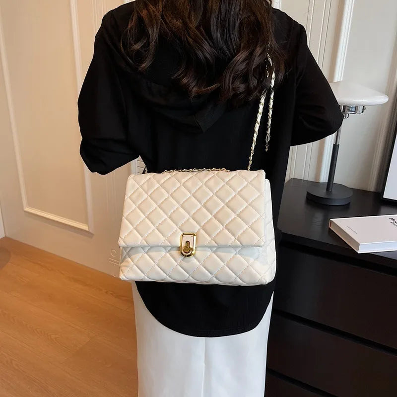 Diamond Pattern Shoulder Bag