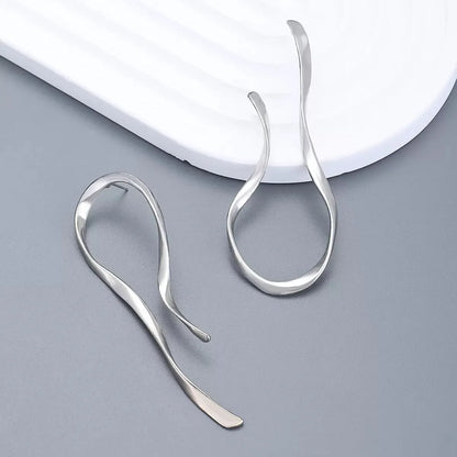 Exquisite Retro Design Earrings