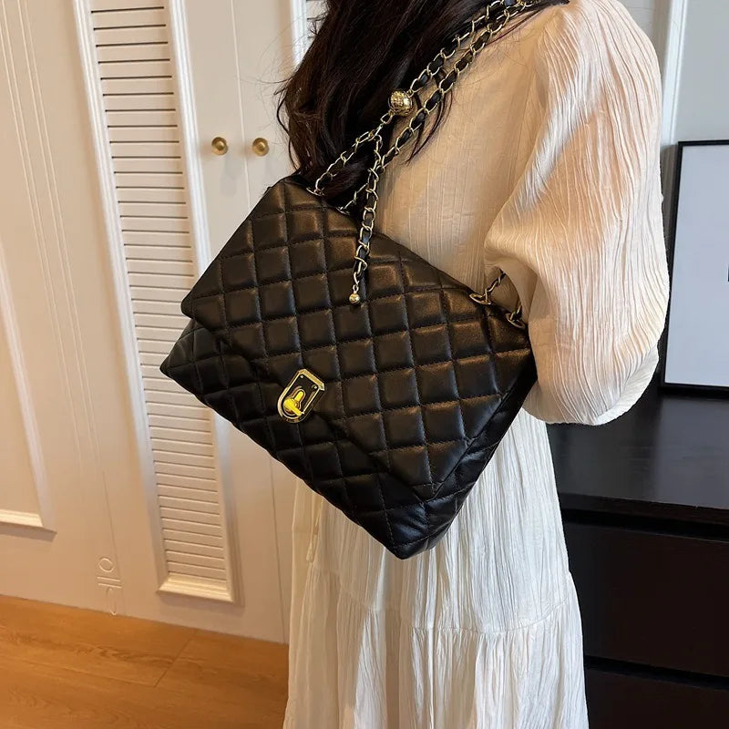 Diamond Pattern Shoulder Bag