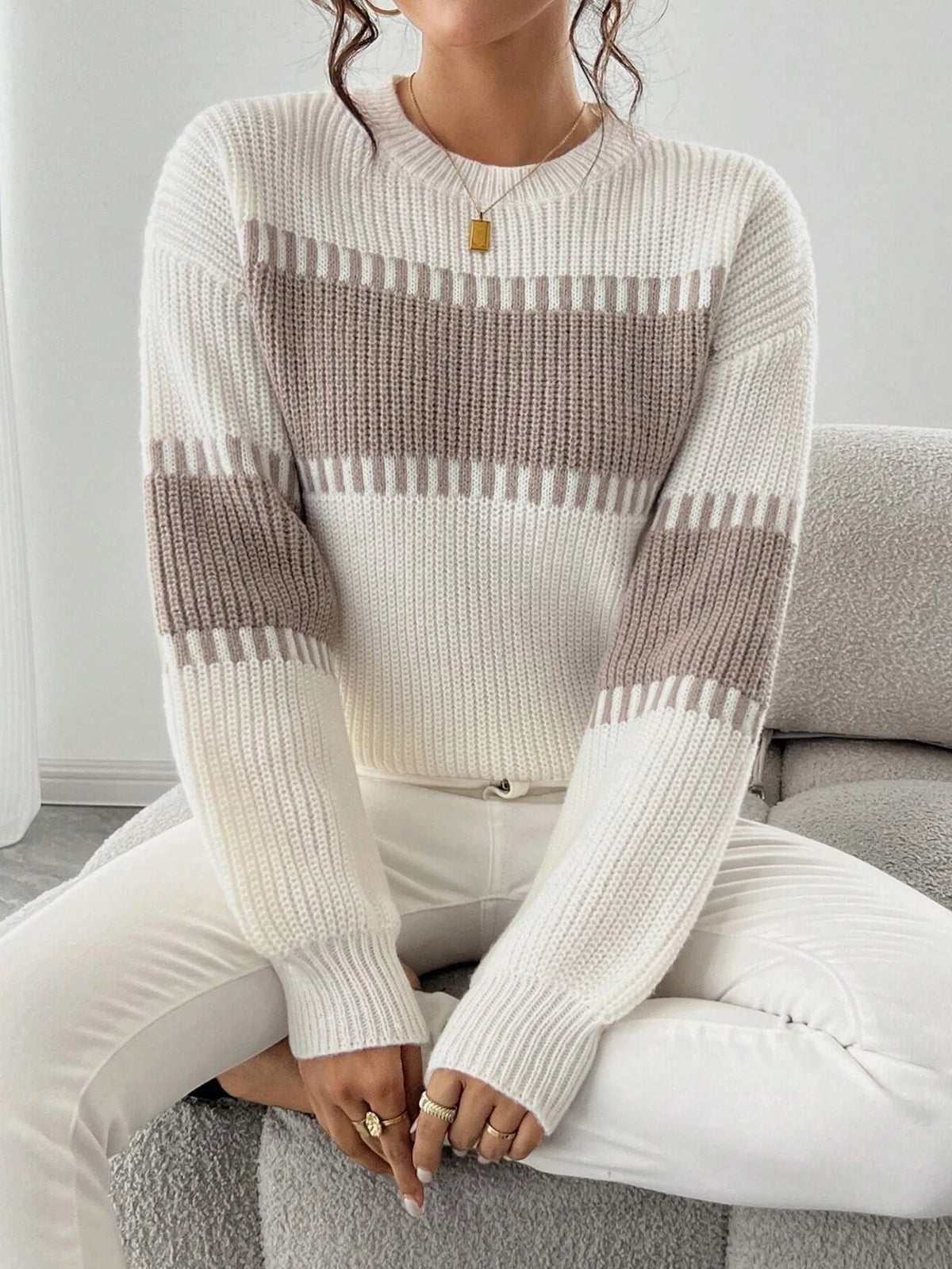 Straight-Cut Round Neck Pullover