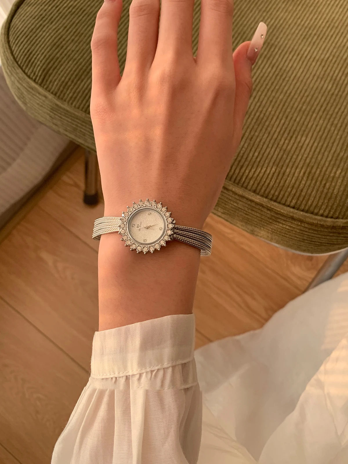 Minimal Round Watch