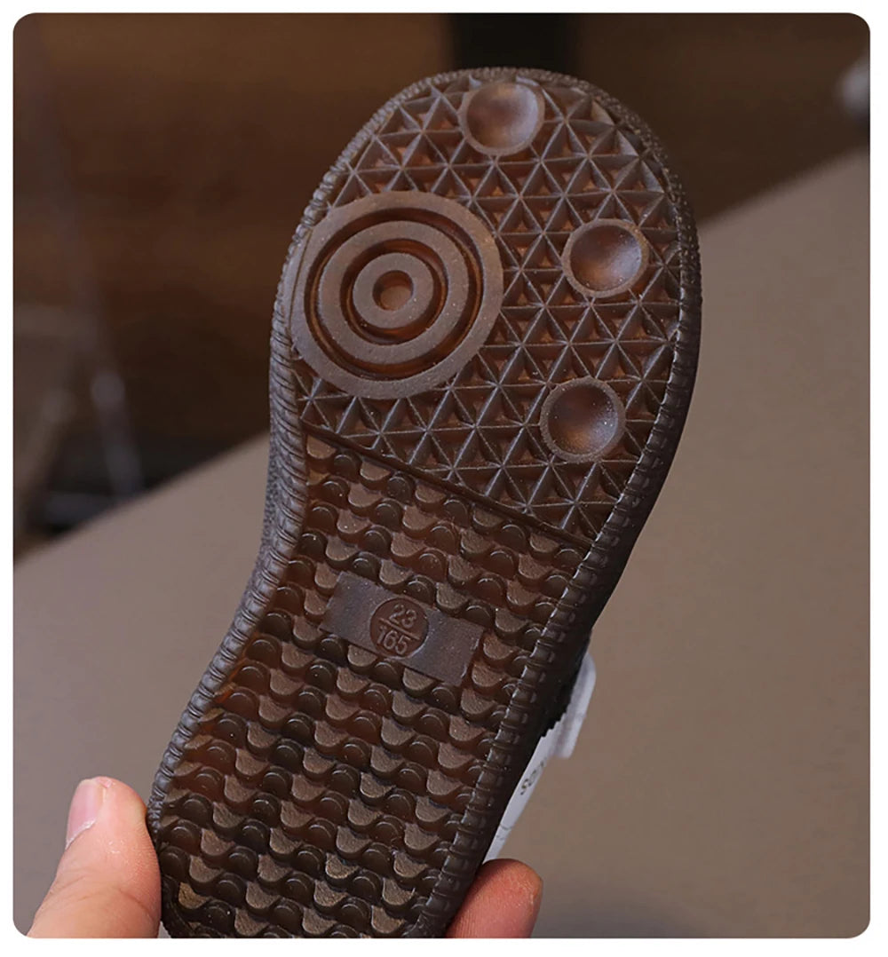 Children’s ergonomic sneakers