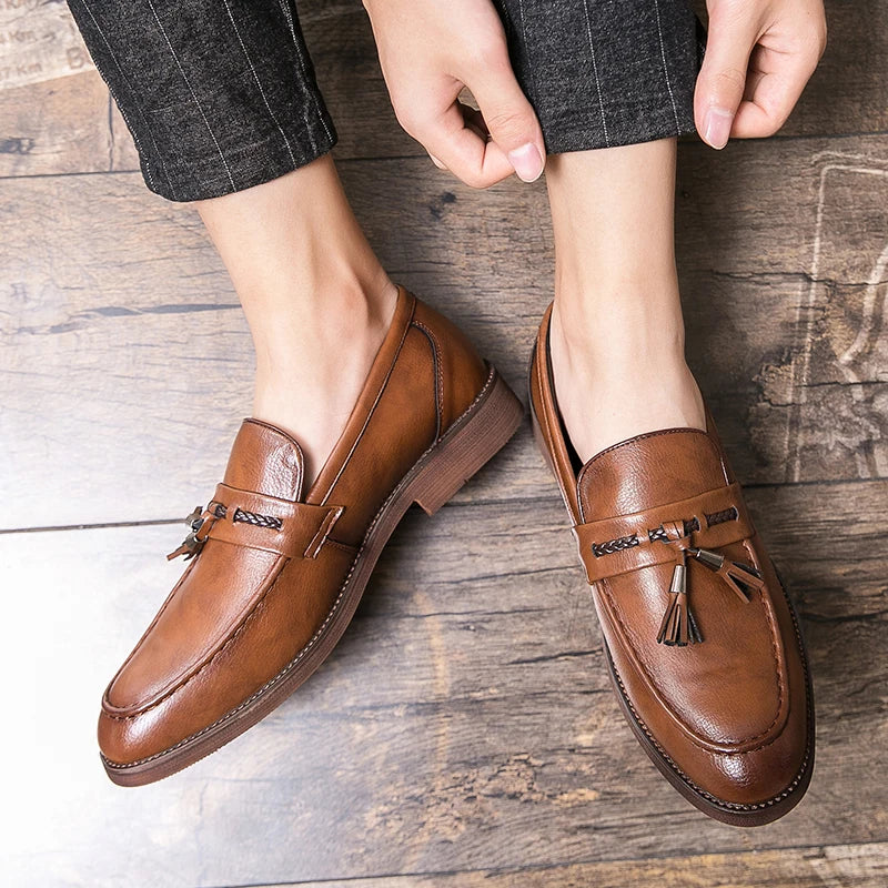 Fringed Pointed-Toe Boat Moccasins