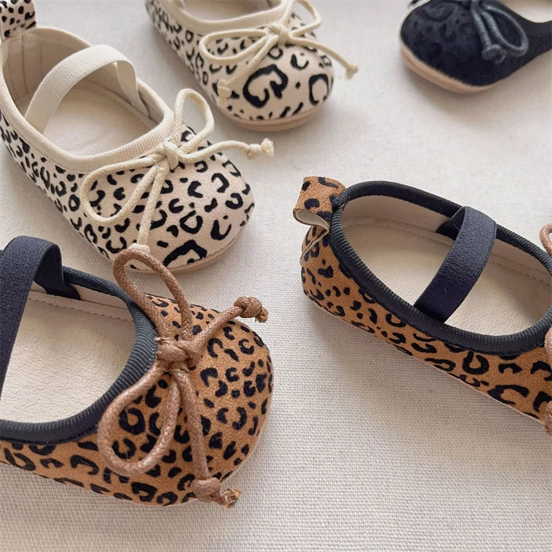 Soft-Sole Bow Walking Shoes