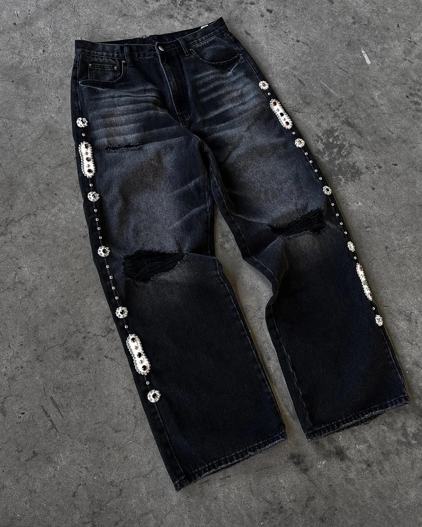 Embroidery Cargo Jeans