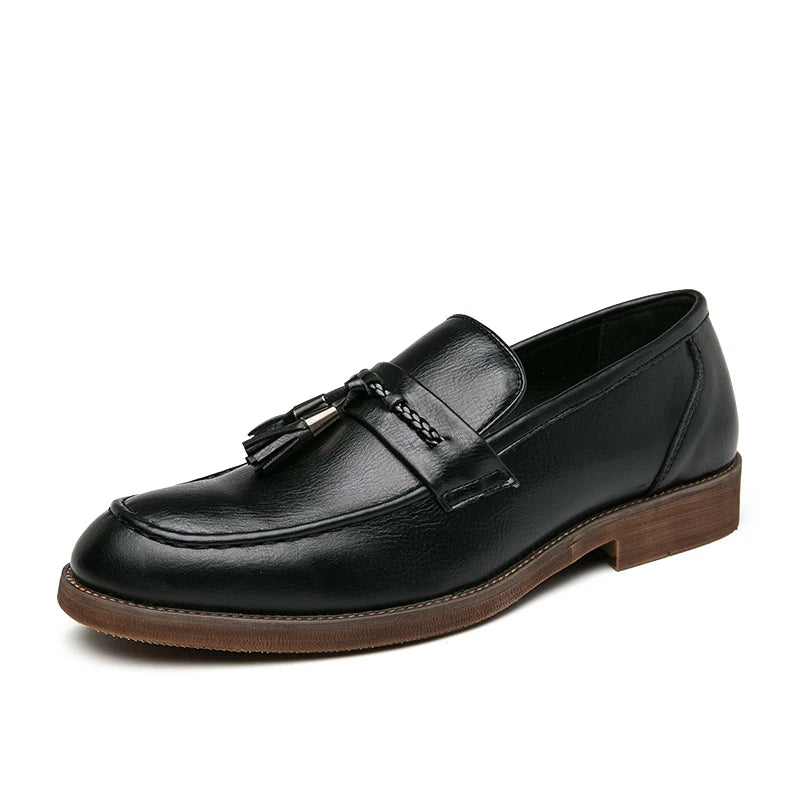 Fringed Pointed-Toe Boat Moccasins