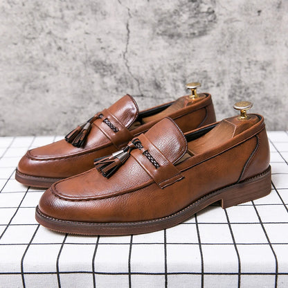 Fringed Pointed-Toe Boat Moccasins