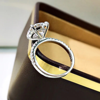 Oval Moissanite Wedding Ring