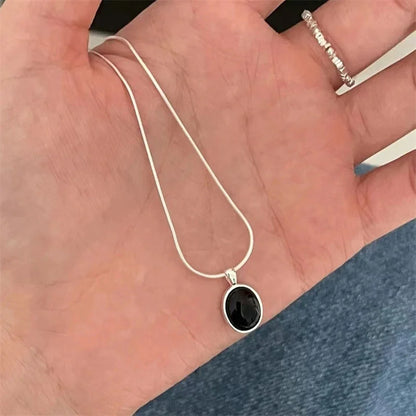 Retro Aquamarine Pendant Necklace