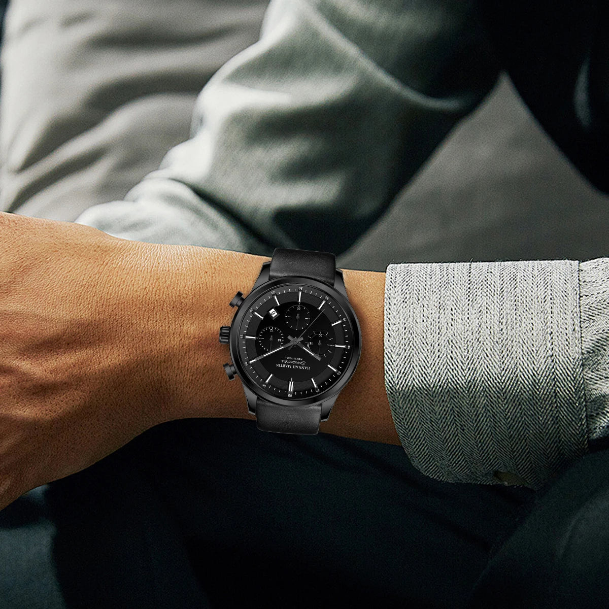 Sporty Quartz Leather Watch