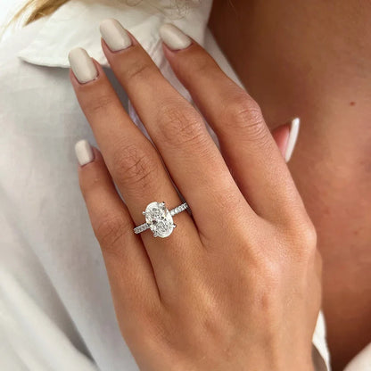 Oval Moissanite Wedding Ring