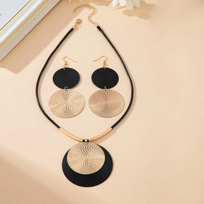 Large Round Vintage Pendant Necklace