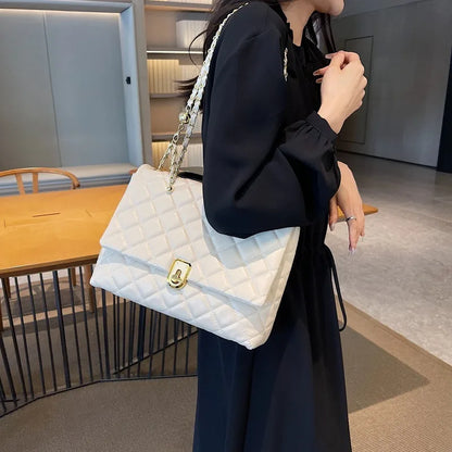 Diamond Pattern Shoulder Bag