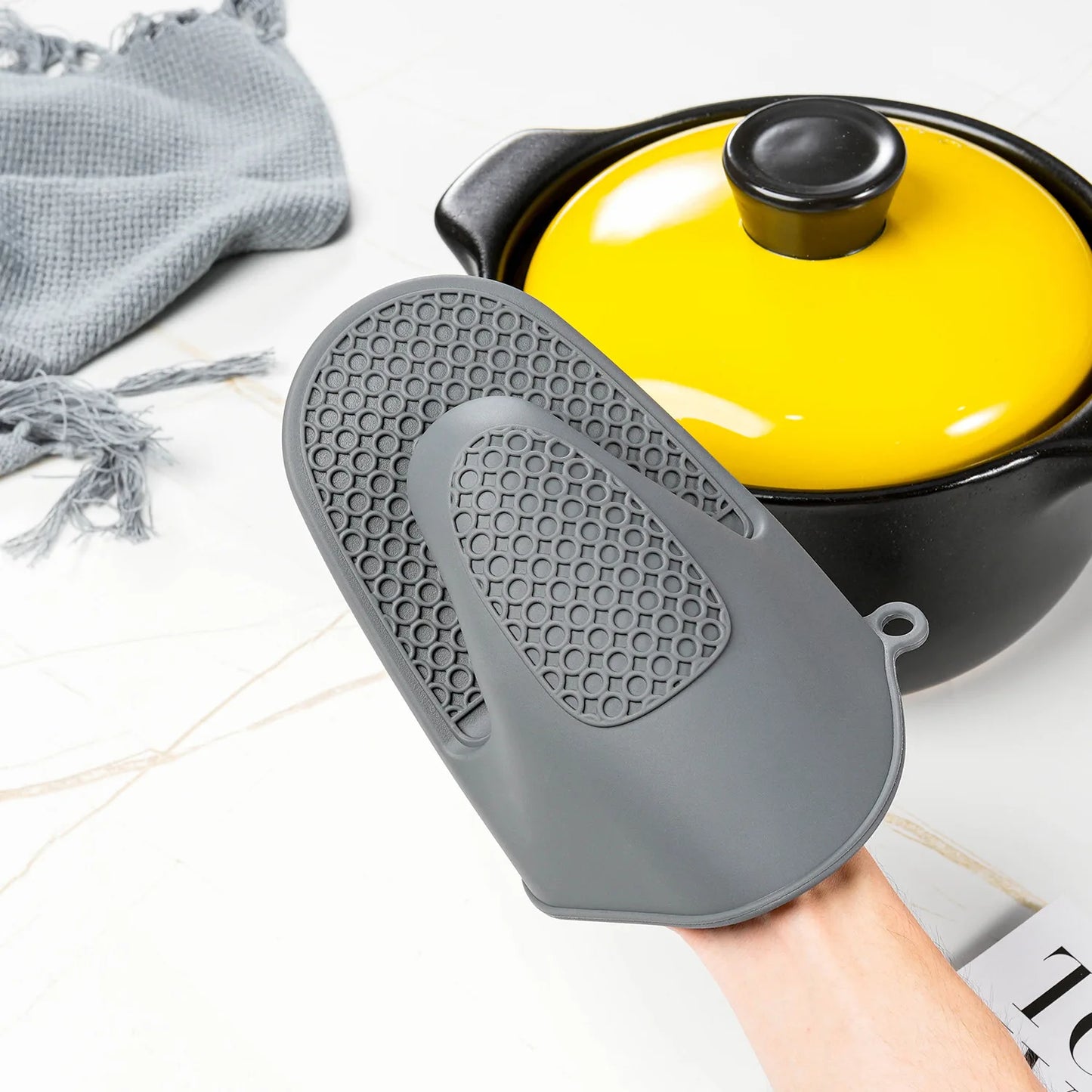 Silicone Dotted Slip-Resistant Glove Clip